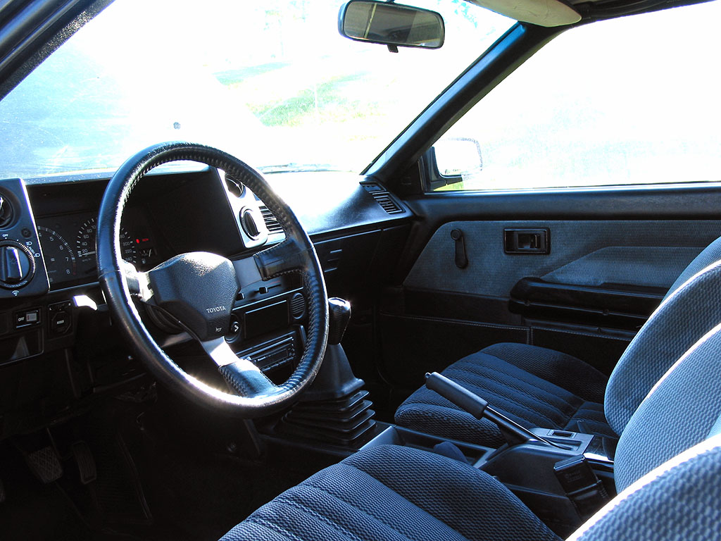 toyota ae86 coupe interior